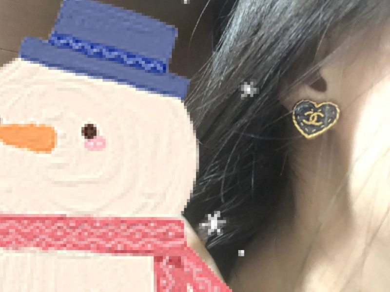 Ch**el earrings